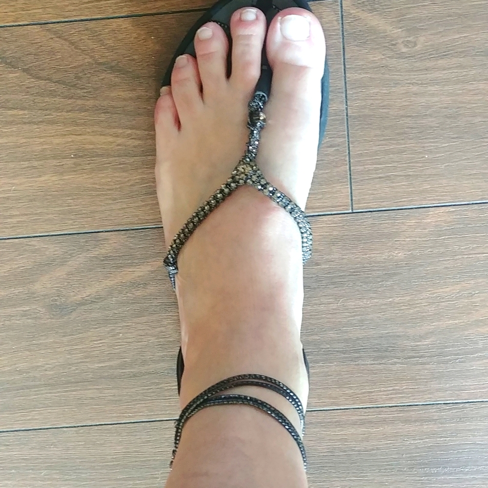 String Tong Ladies Jeweled Sandles